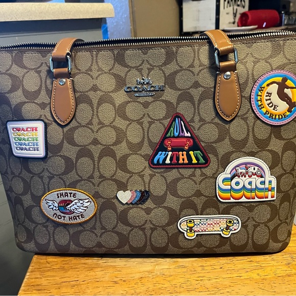 Tote coach purse - Picture 4 of 5